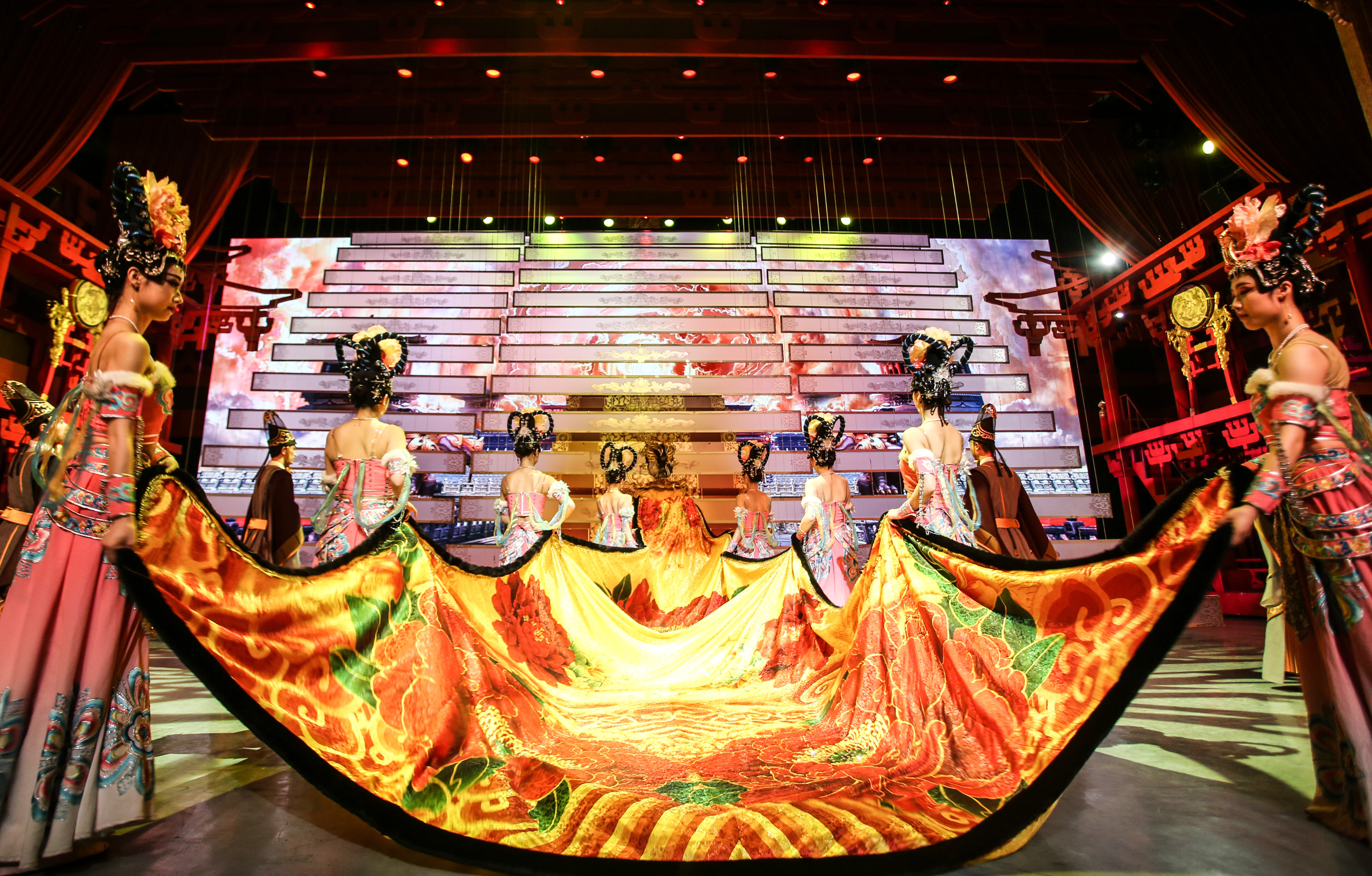 喜迎雙節(jié)丨唐樂宮驚喜不斷，“餅”承心意，以禮相待