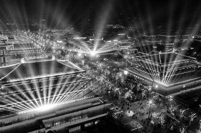 外地游客愛(ài)游夜西安 明年西安特色夜游街區(qū)達(dá)30個(gè)(圖1) 外地游客愛(ài)游夜西安 明年西安特色夜游街區(qū)達(dá)30個(gè)(圖1)